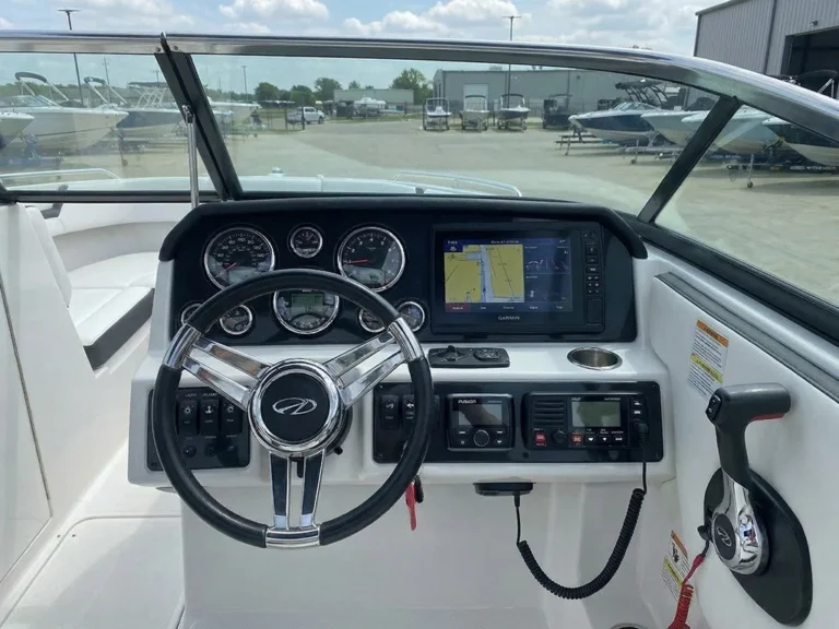 2025regal-_0001_freepik__show-me-the-dashboard-of-this-boat__76082